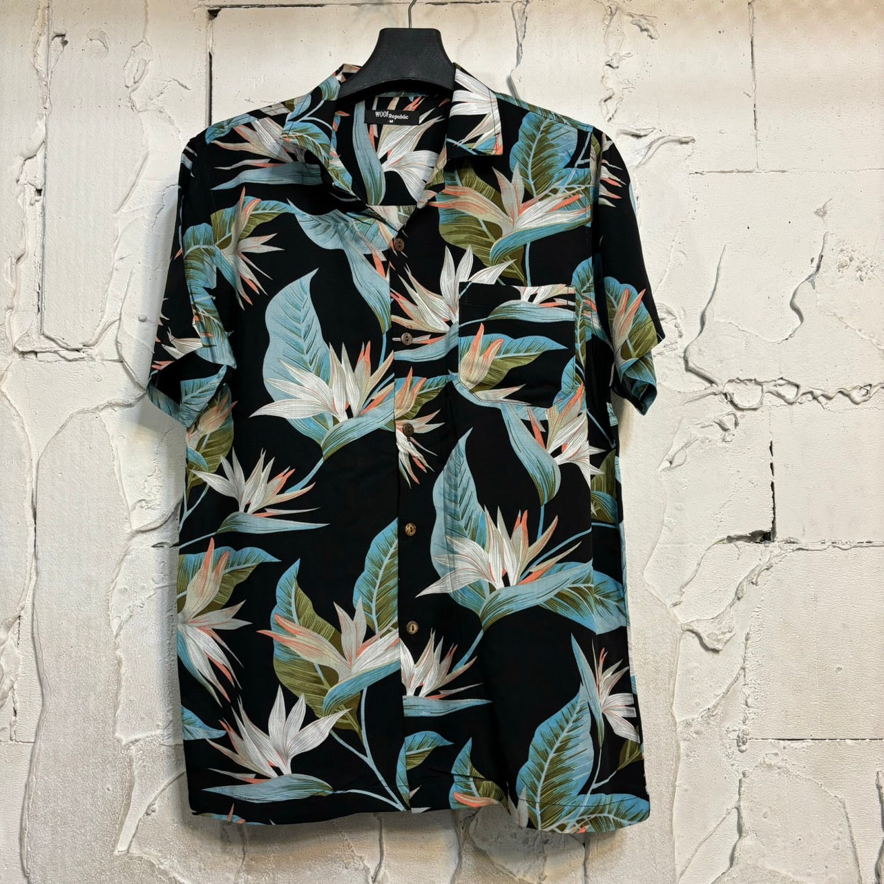 Chemise hawaienne homme noire à fleurs lanches et vertes - GL BOUTIK