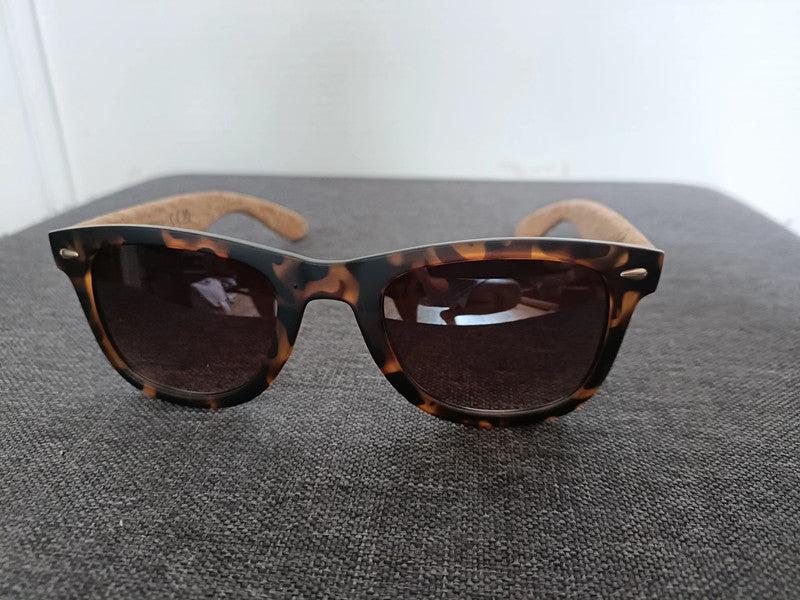 Lunettes de soleil swayfarer à monture ecaille de tortue et branches en liege - GL BOUTIK
