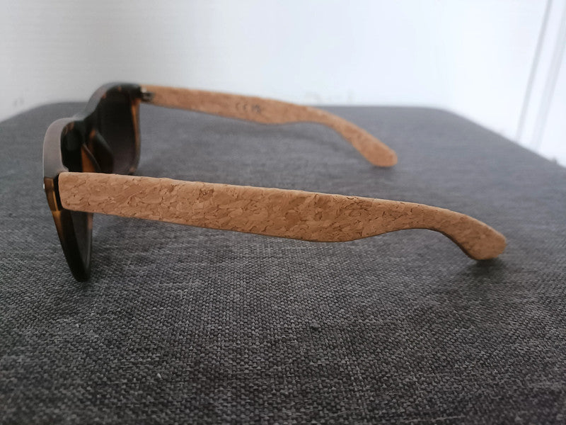 Branche liège sur lunettes de soleil style wayfarer - GL BOUTIK
