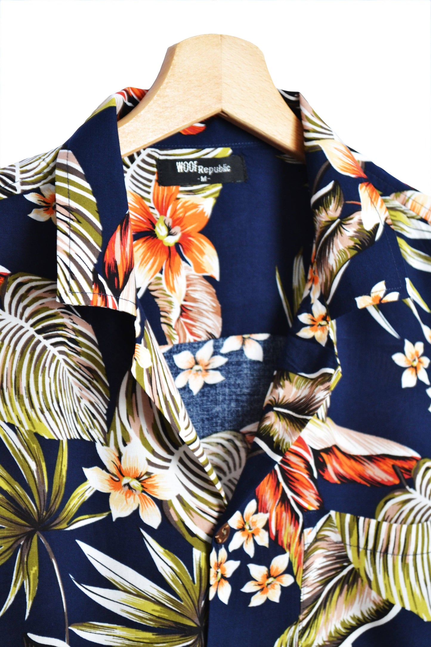 Vue col Chemise couleur bleu marine à fleurs multicolores - GL BOUTIK