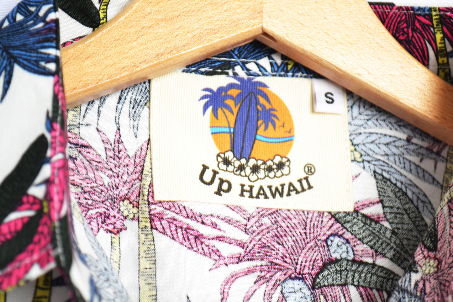 Vue étiquette chemisier motifs palmiers multicolores - GL BOUTIK