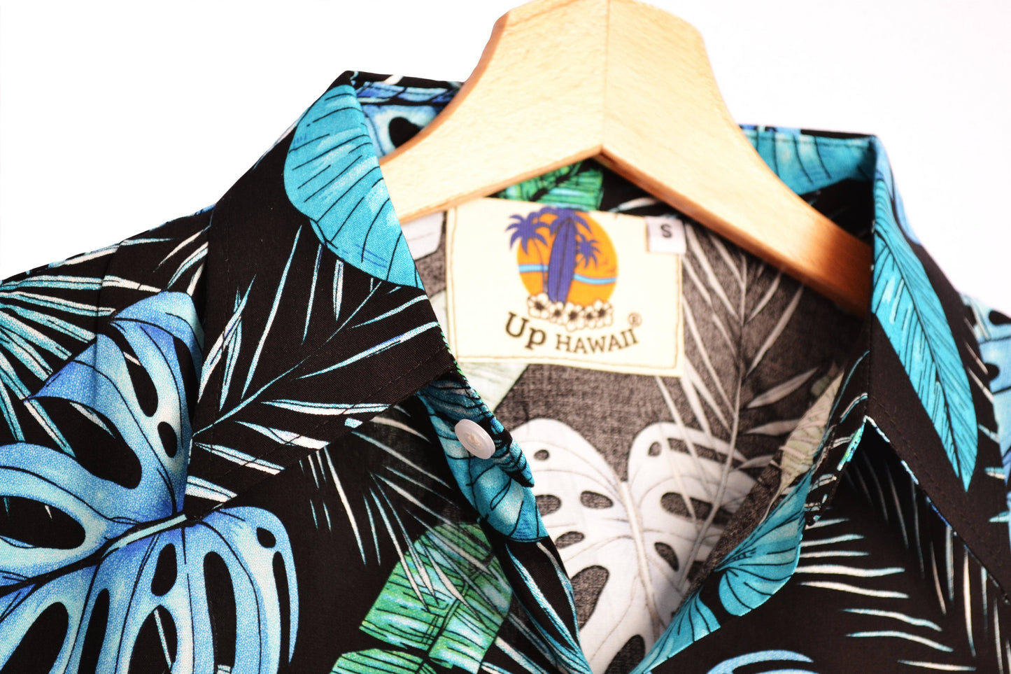 Vue étiquette chemisier noir up hawaii à fleurs bleues - GL BOUTIK