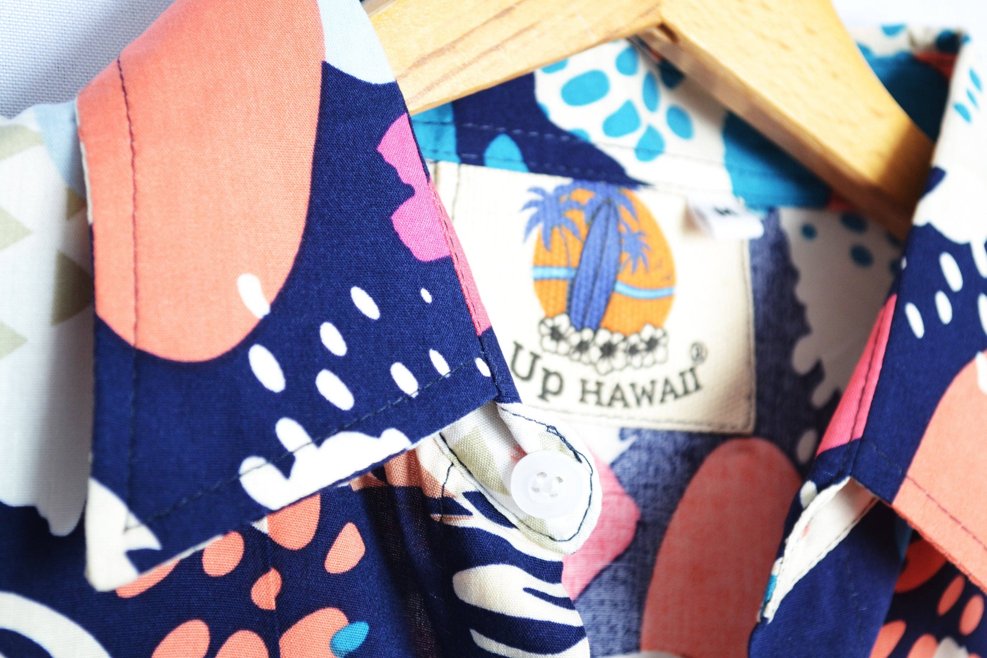 Col chemise hawaienne bleu marine imprimé motifs pop - GL BOUTIK