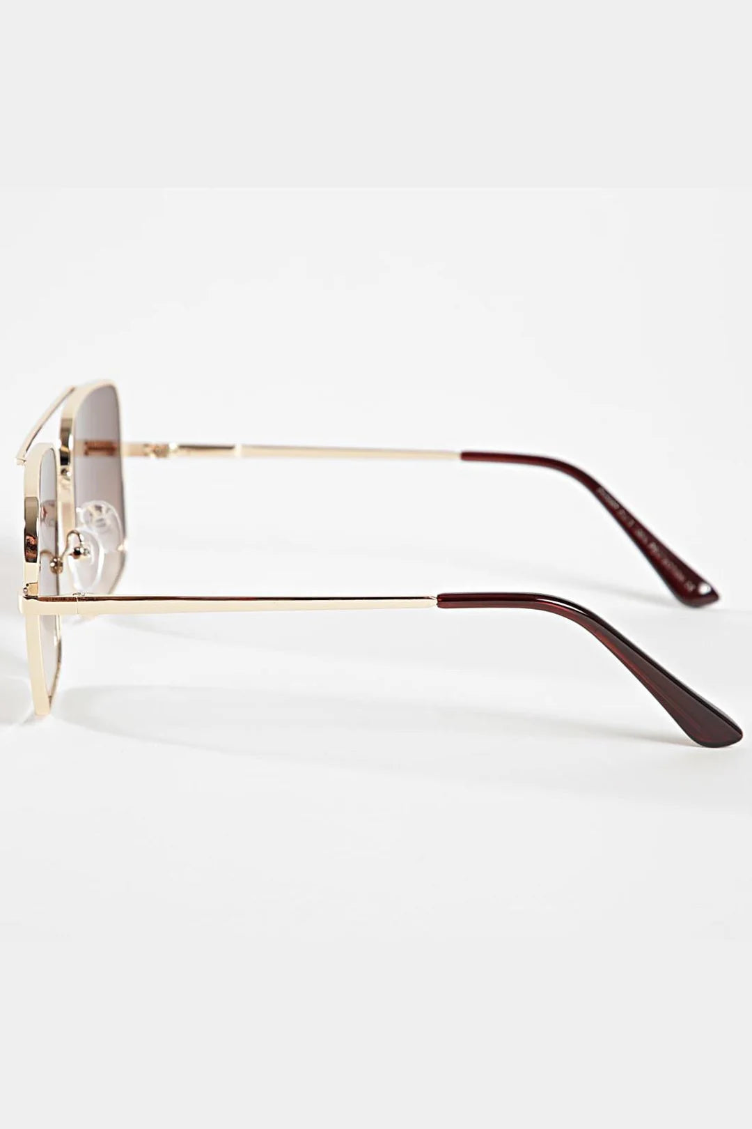 Vue coté lunettes de soleil aviateur carrées à verres marron degradé - GL BOUTIK