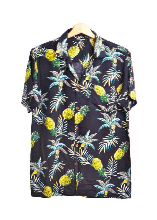 Hawaiian shirt with flowers and pineapple