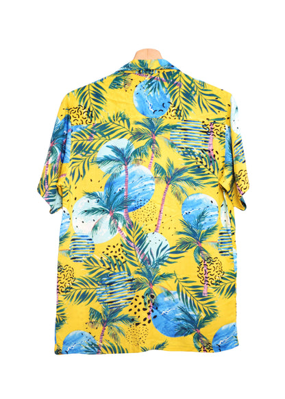 Vue dos chemise hawaienne pour homme jaune imprimé palmiers couleur bleu - GL BOUTIK