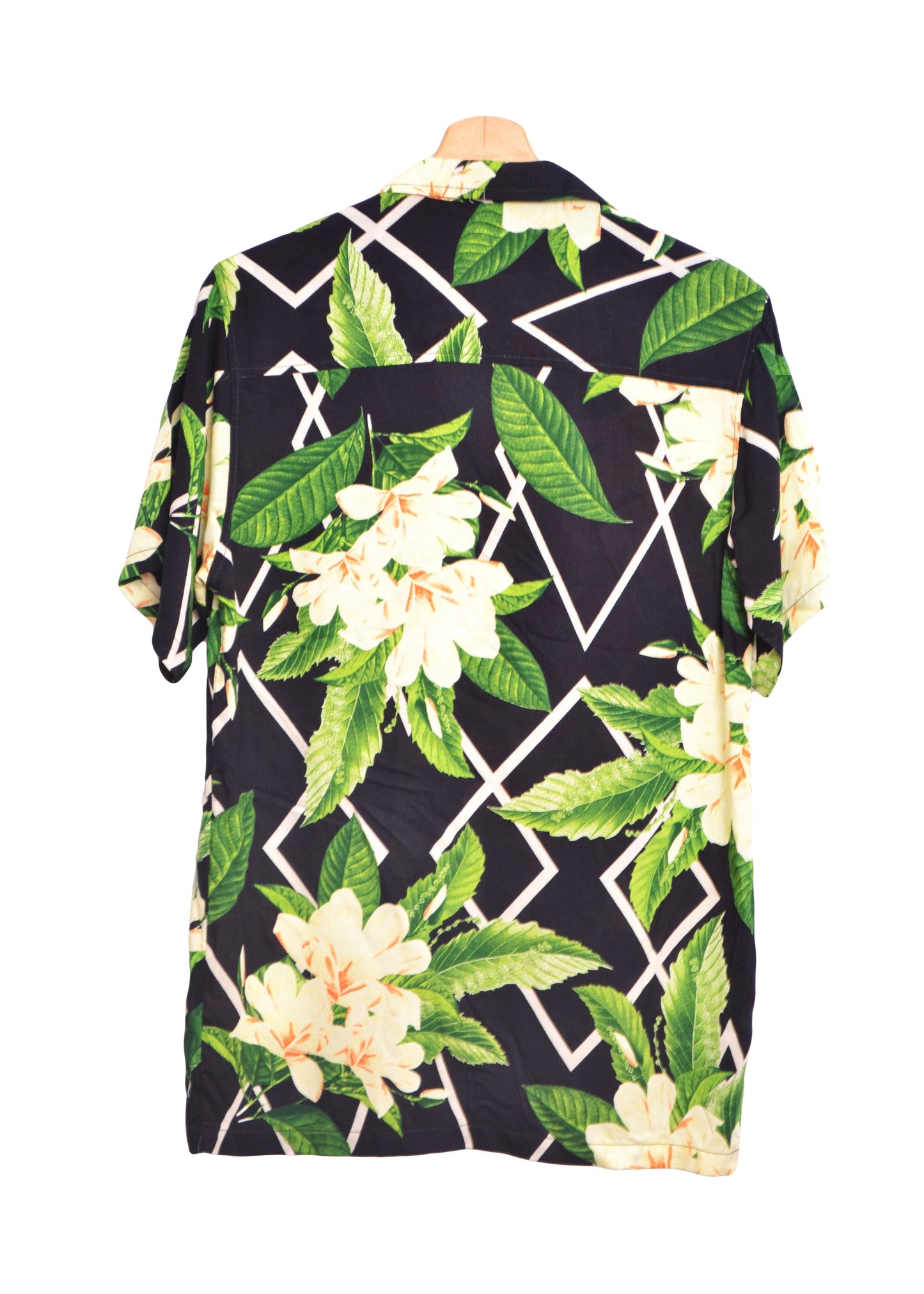 Vue dos chemise hawaienne noire avec imprimé floral blanc et vert - GL BOUTIK