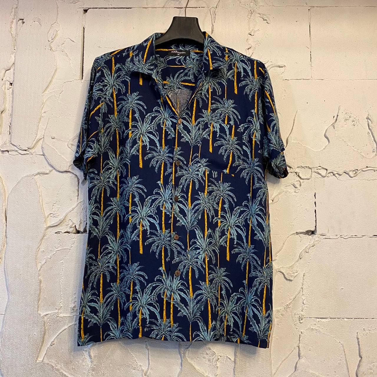 Chemise hawaienne pour homme bleu marine avec imprimé palmiers multicolores - GL BOUTIK