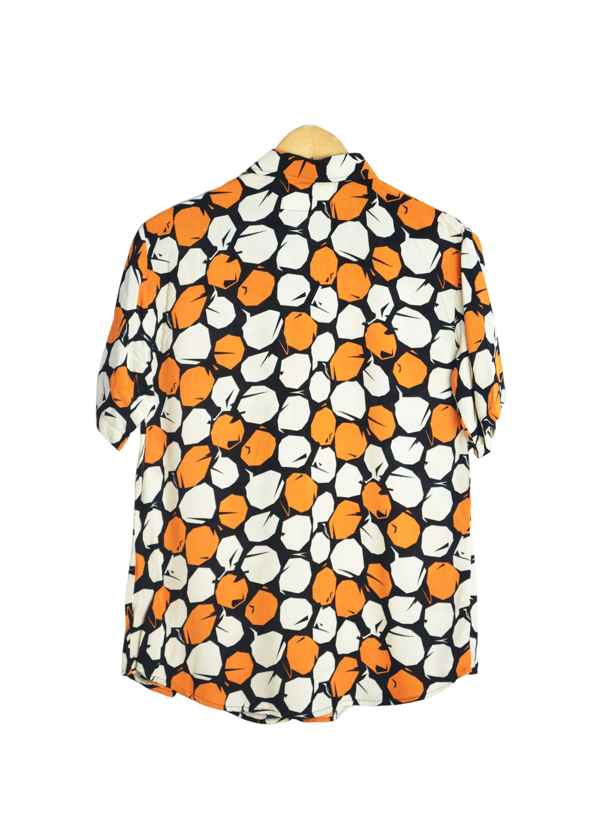 Vue dos chemise noire à motifs ronds orange et beige - GL BOUTIK