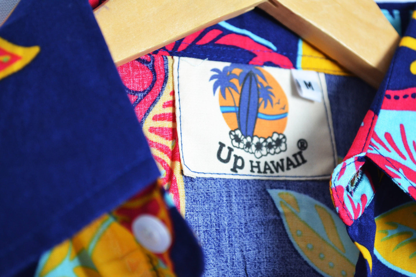 Vue label chemise hawaienne homme bleu marine marque up hawaii - GL BOUTIK