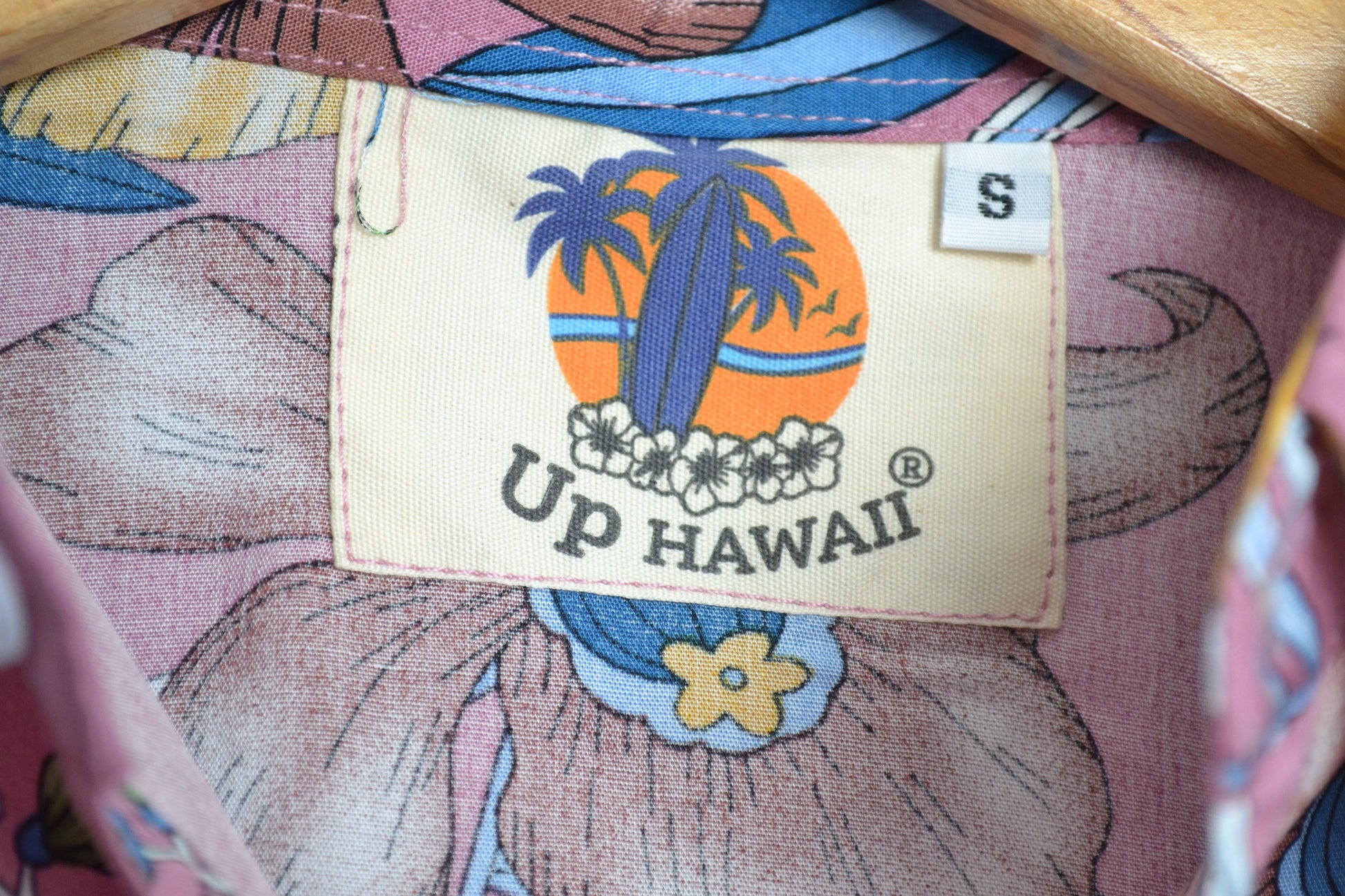 Vue label chemise hawaienne coupe femme couleur mauve - GL BOUTIK