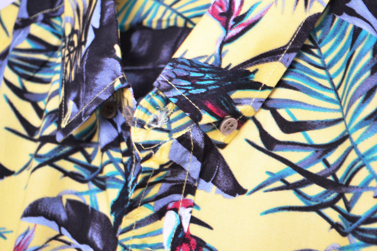 Vue col chemise hawaienne jaune imprimé fleurs et perroquets - GL BOUTIK