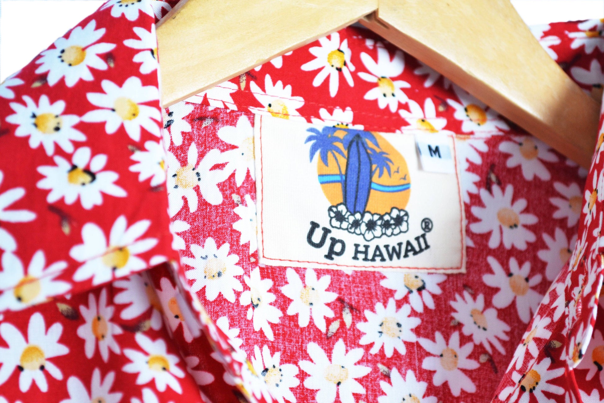 Vue col chemise hawaienne rouge motifs paquerettes - GL BOUTIK